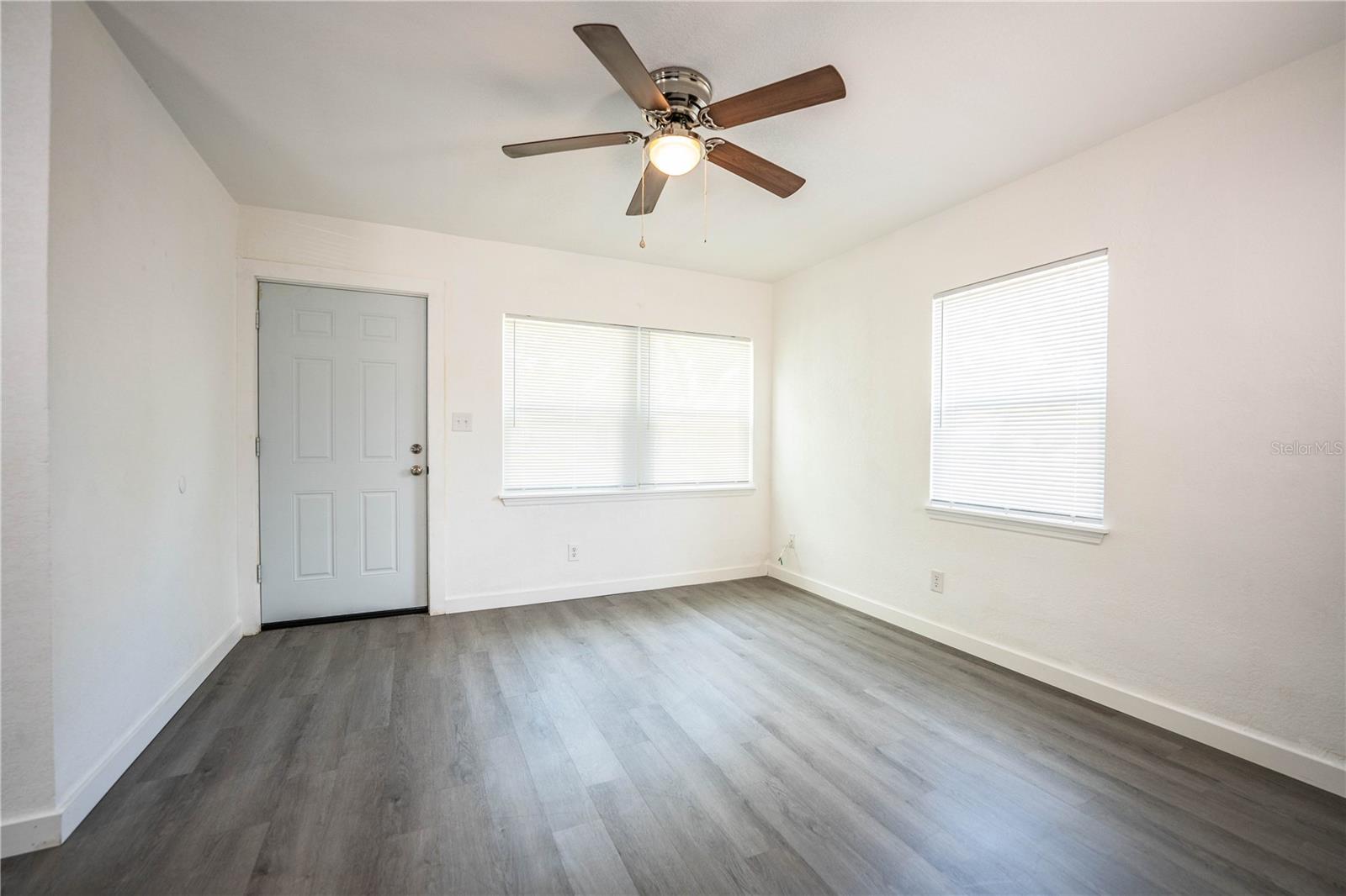 LINCOLN COURT - Residential