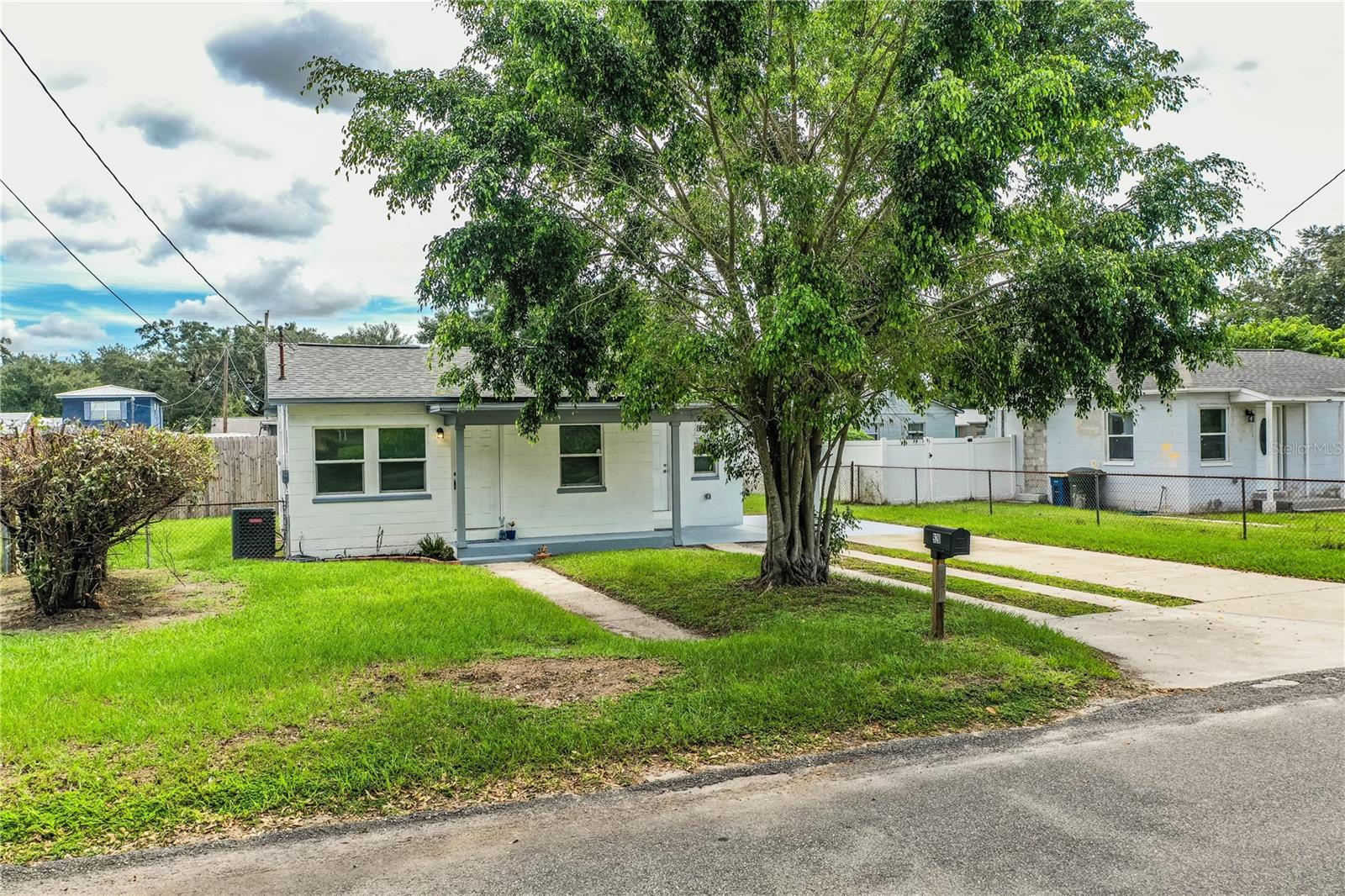 LINCOLN COURT - Residential