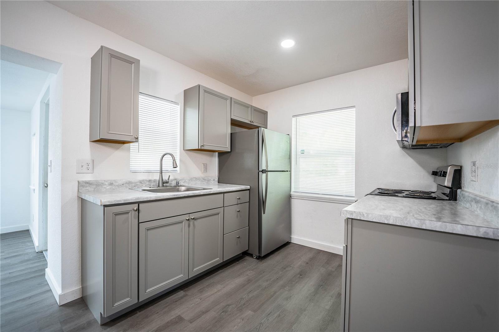 LINCOLN COURT - Residential