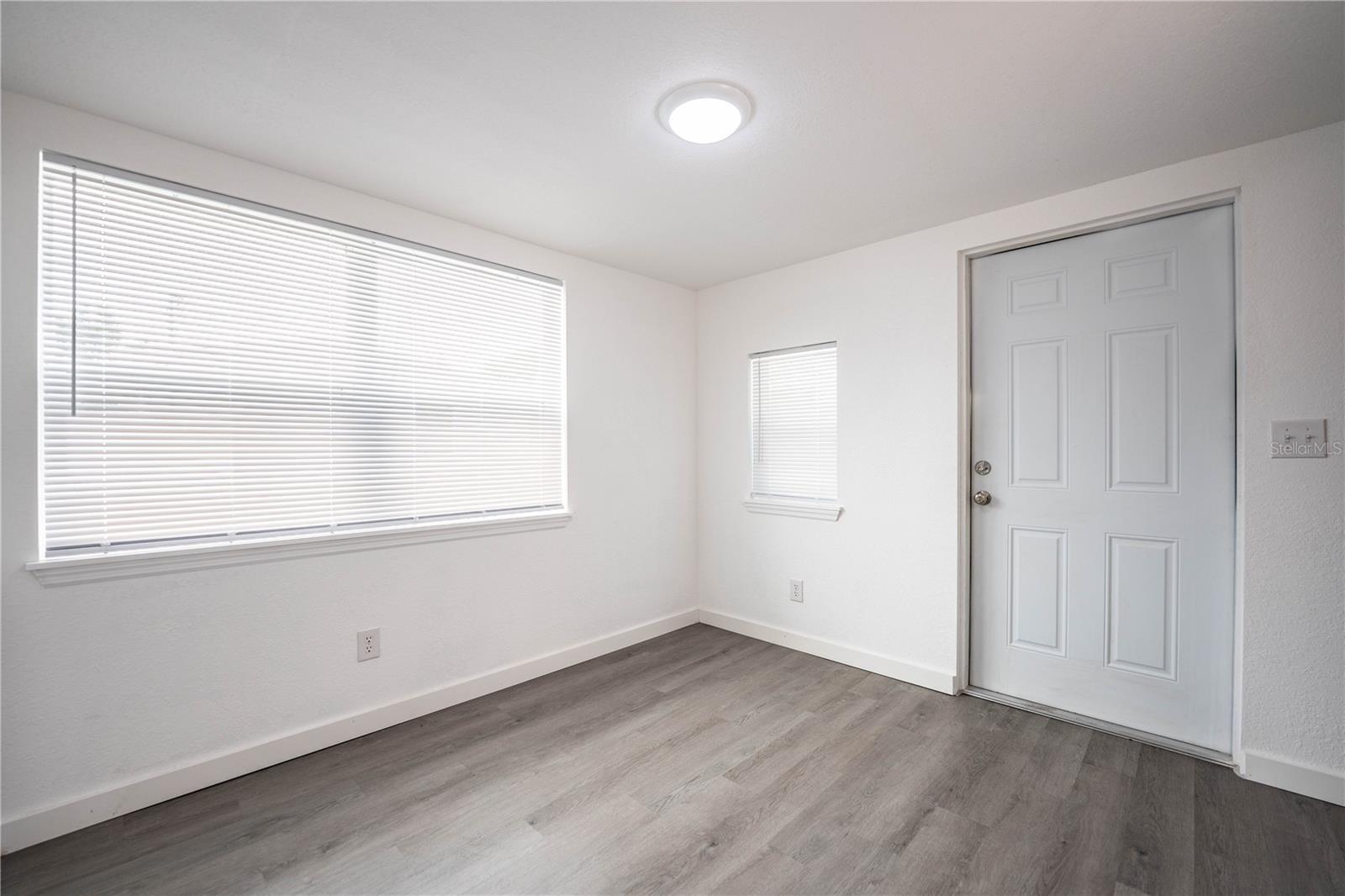 LINCOLN COURT - Residential
