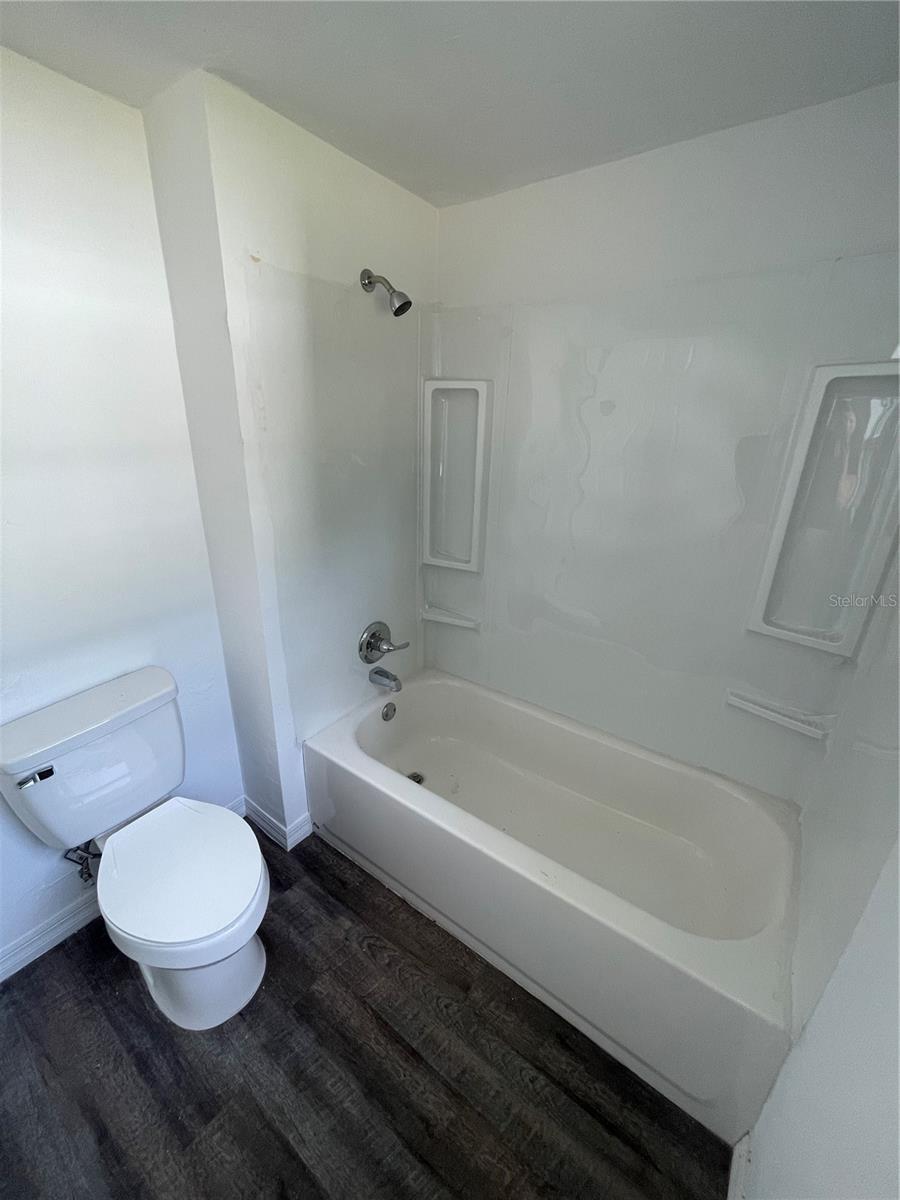 GOSS 1ST ADD TO GV - Residential Lease