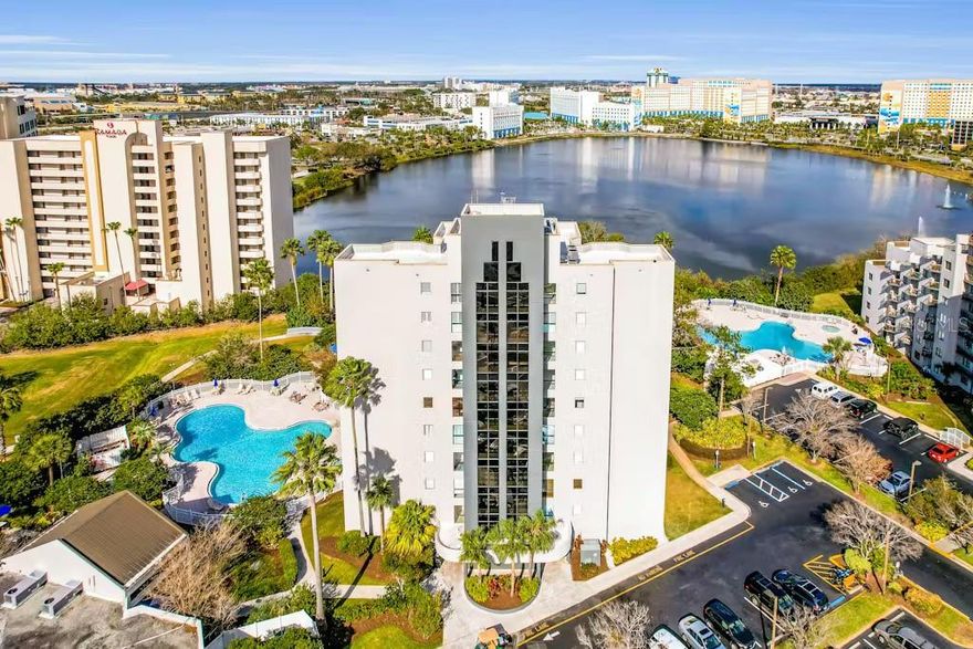 Location, Location, Location!
This professionally managed short-term rental boasts an impressive occupancy rate with Vacasa and is fully turnkey. A fantastic opportunity to own an income-producing Airbnb in Orlando, just minutes from world-famous attractions. Recently renovated and meticulously maintained.