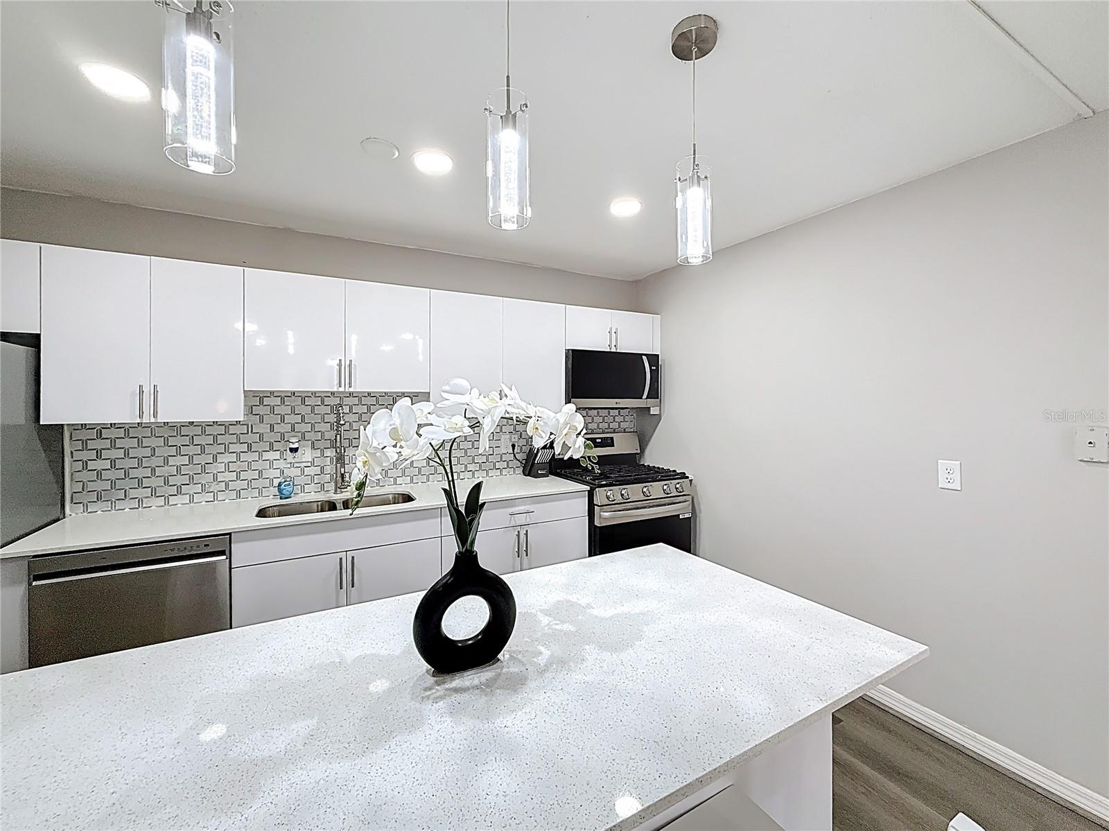 SUMMIT HOUSE - Residential