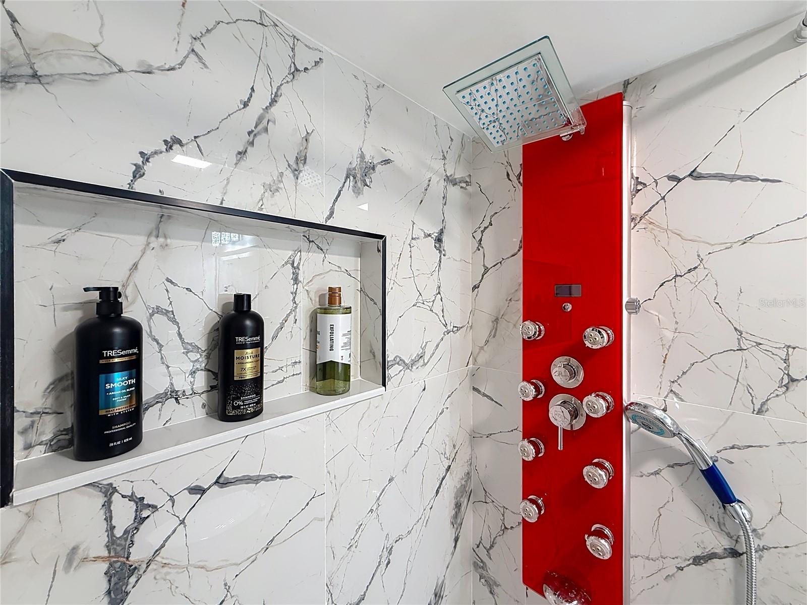 SUMMIT HOUSE - Residential