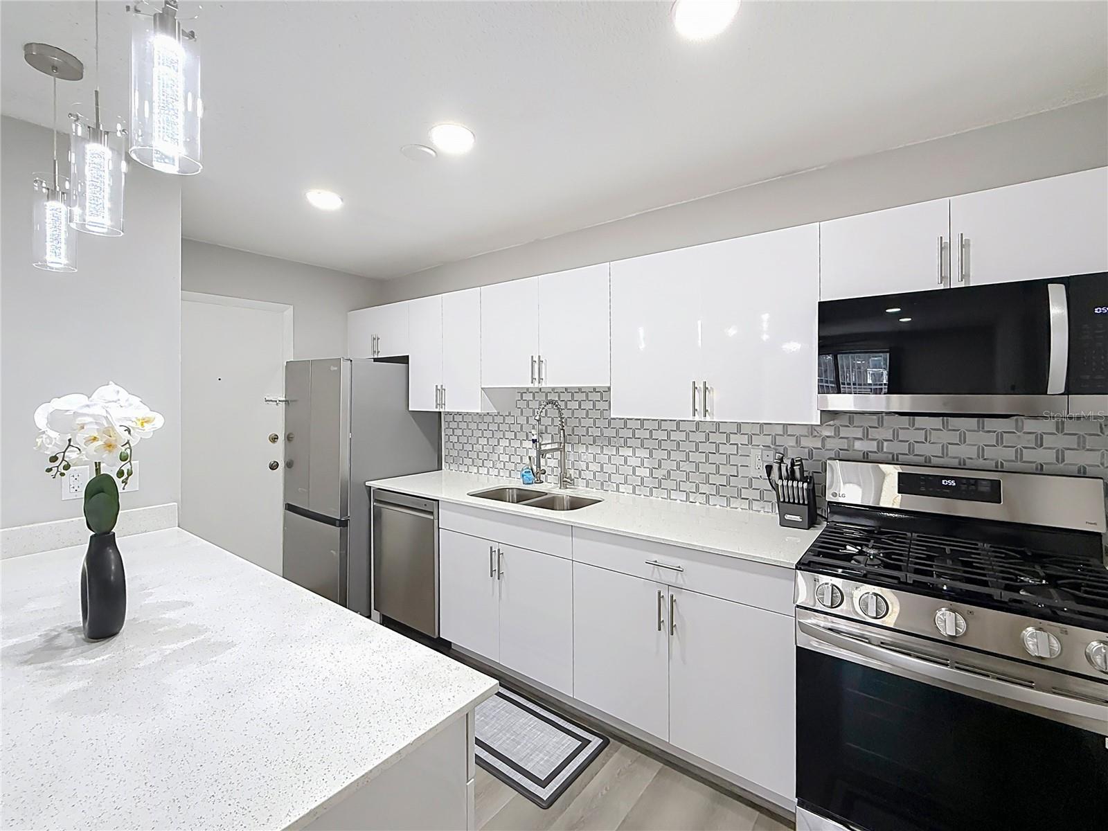 SUMMIT HOUSE - Residential