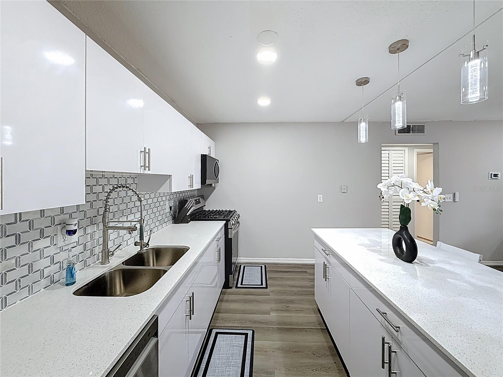 SUMMIT HOUSE - Residential