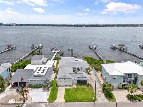 1907 4TH STREET W PALMETTO FL 34221