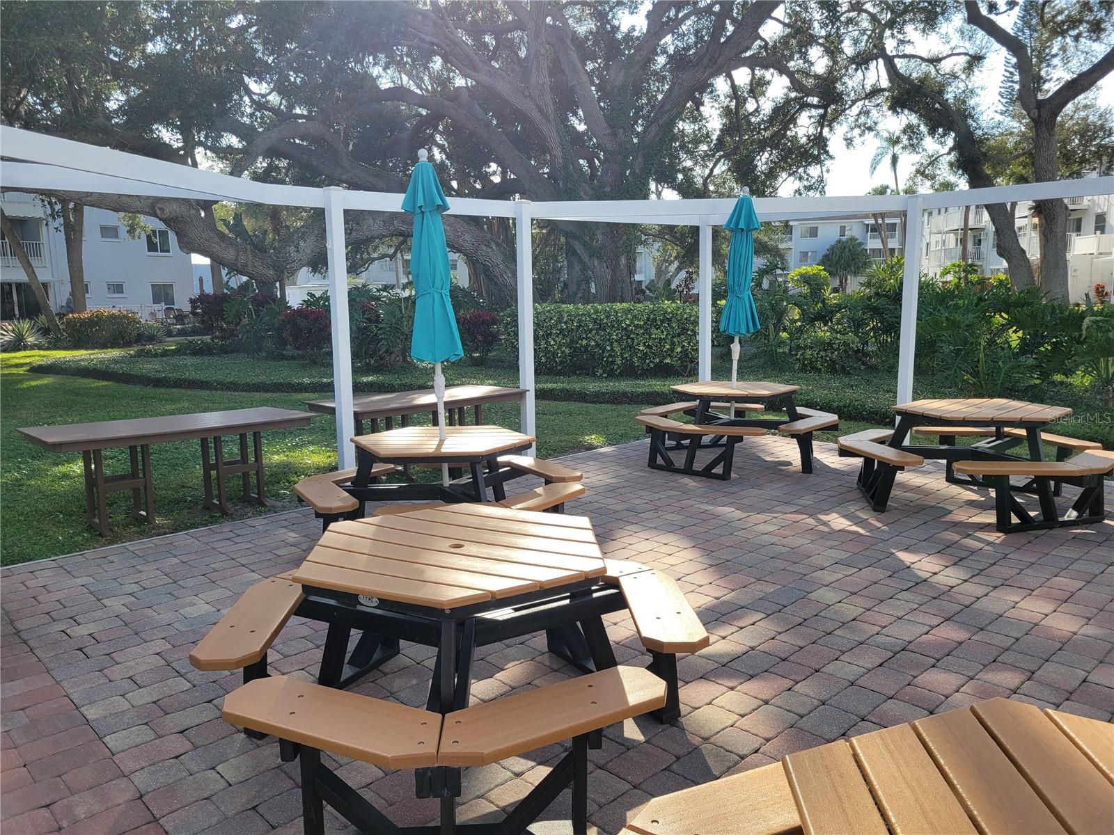 THE THIRD BAYSHORE - Residential