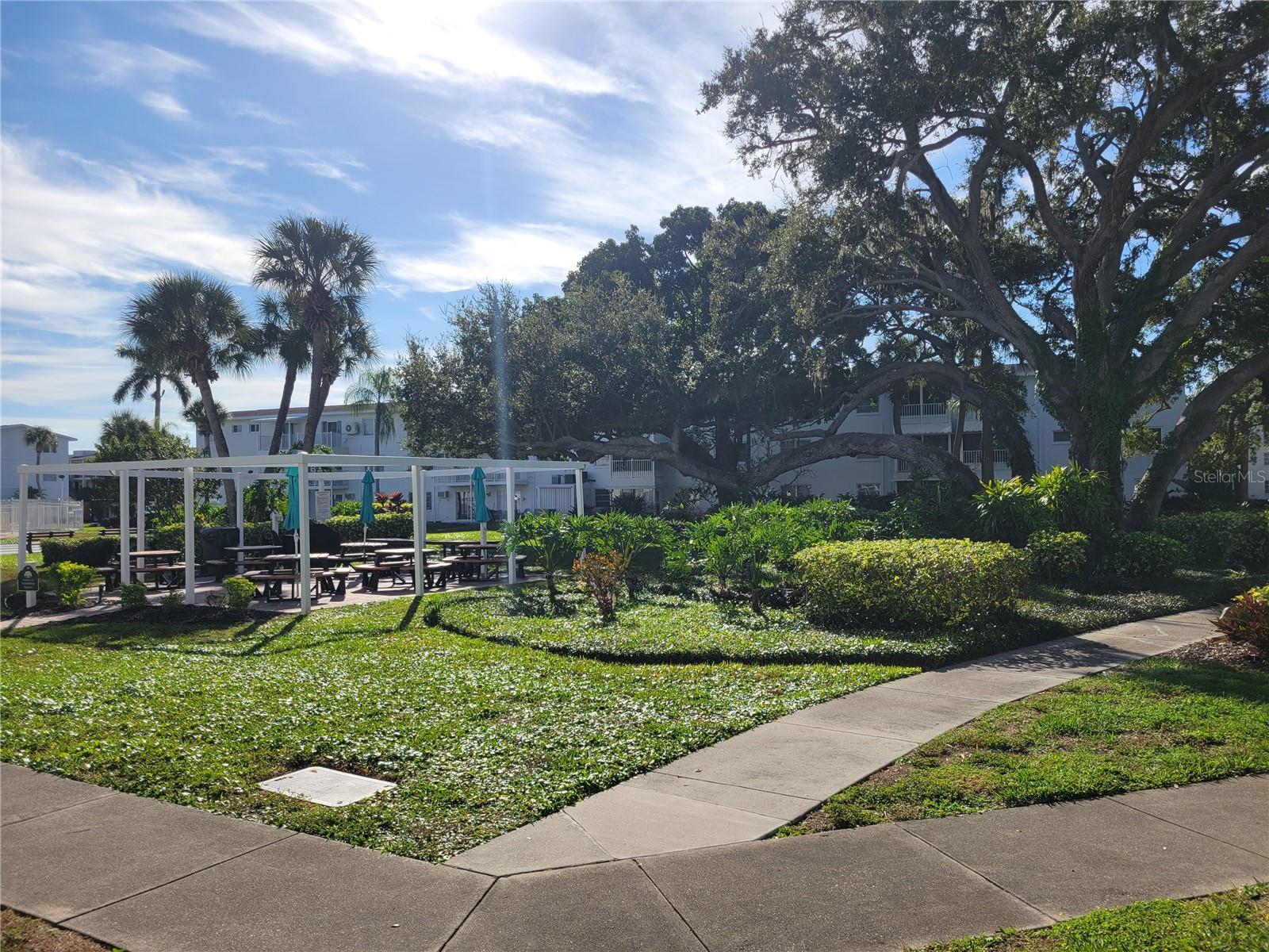 THE THIRD BAYSHORE - Residential