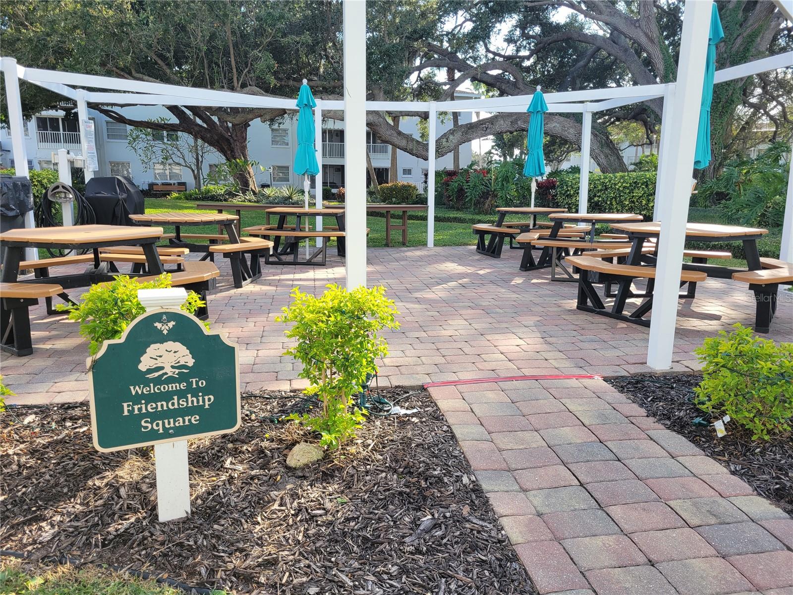 THE THIRD BAYSHORE - Residential