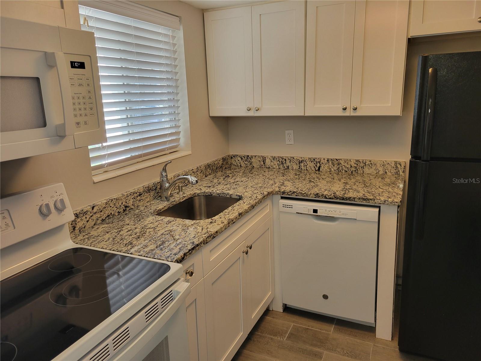 THE THIRD BAYSHORE - Residential