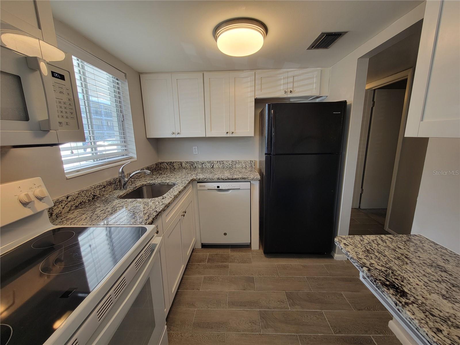 THE THIRD BAYSHORE - Residential