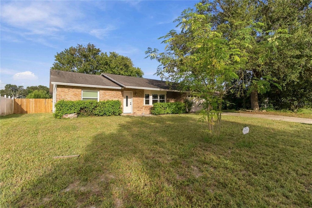 Photo of 550 Murphy Avenue, Deltona, FL 32725 (MLS # O6445823)