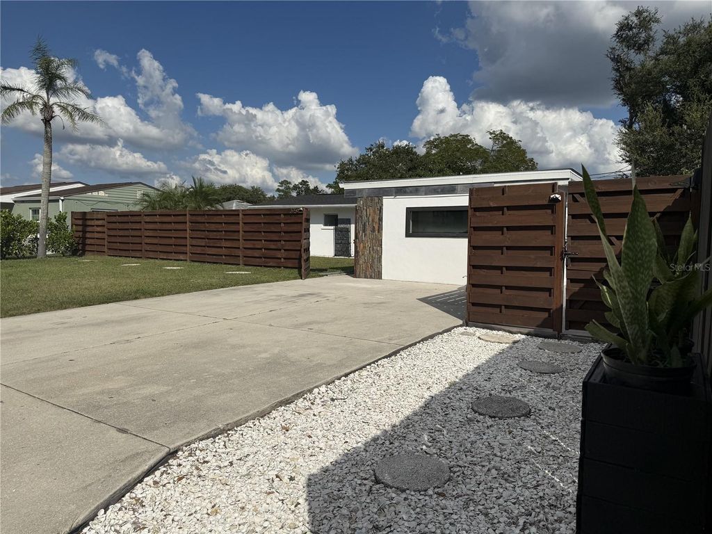 Photo of 3959 Eton Place, Sarasota, FL 34241 (MLS # A4682502)