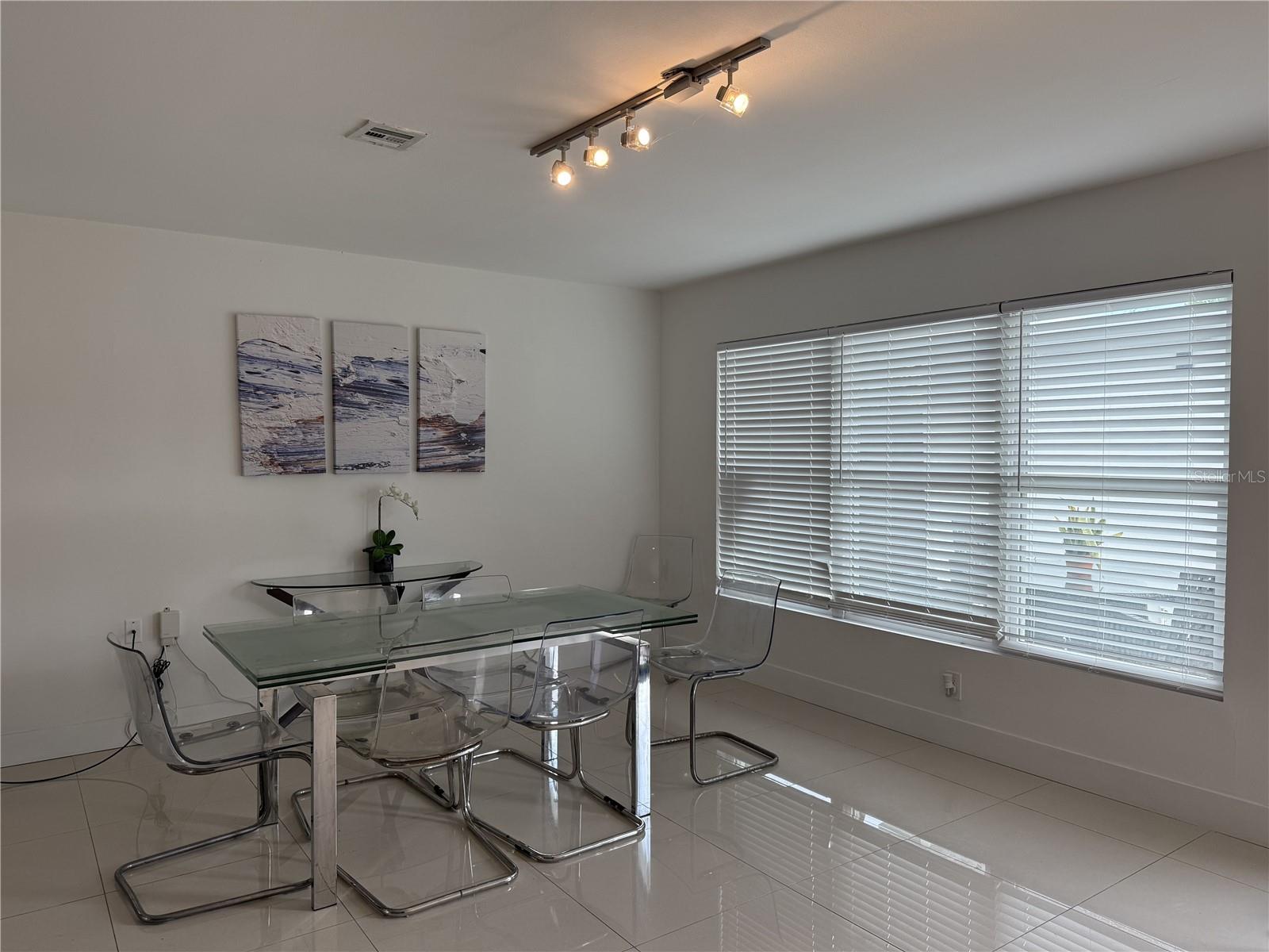 LAKE SARASOTA - Residential