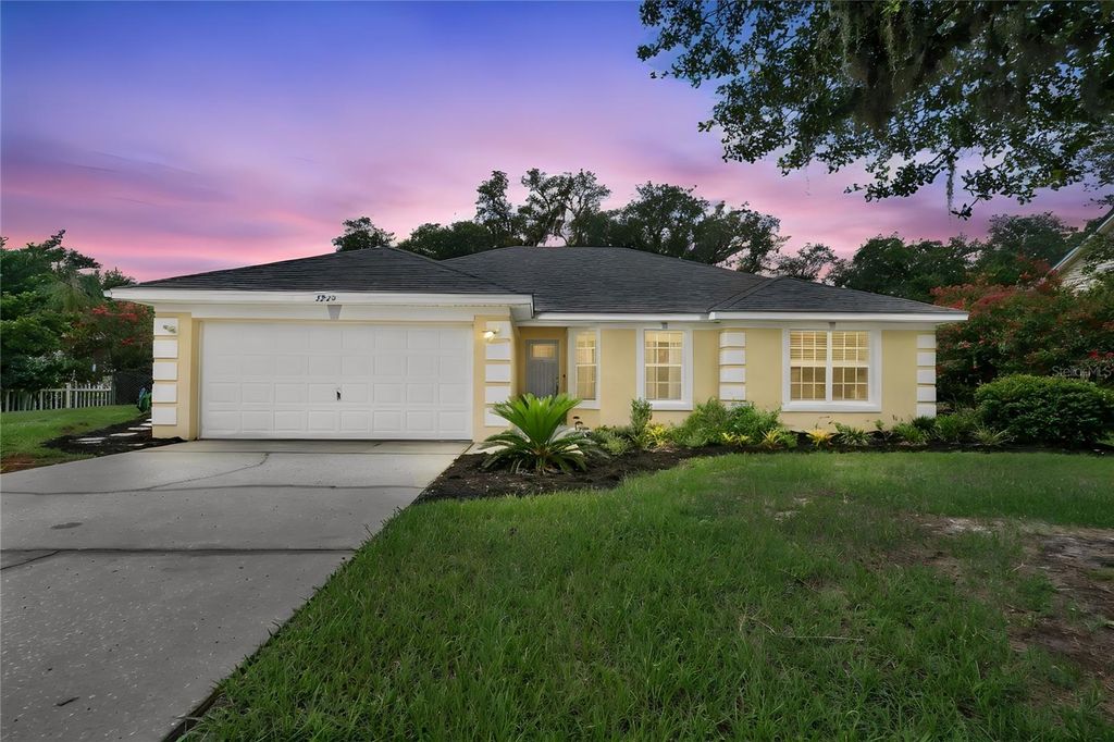 Photo of 5945 White Tail Loop, Lakeland, FL 33811 (MLS # O6424346)