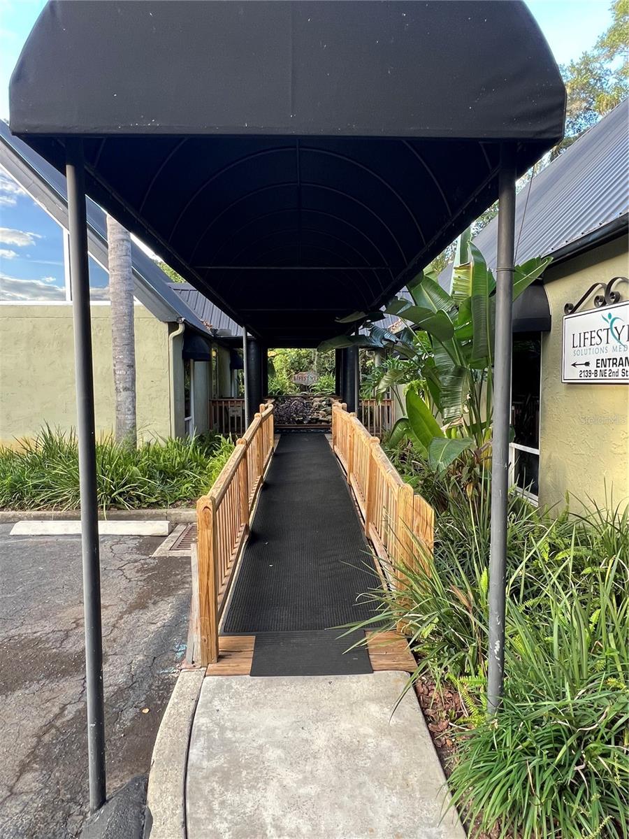 ORANGE VIEW - Commercial Sale