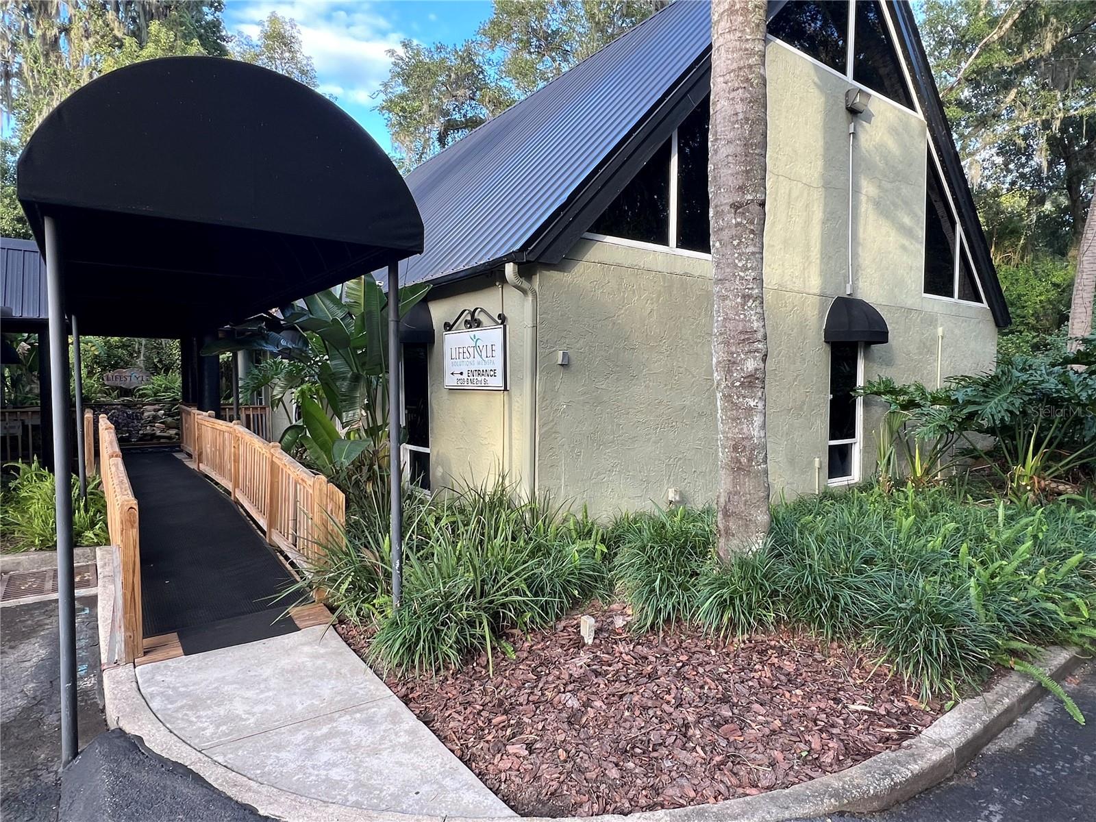 ORANGE VIEW - Commercial Sale