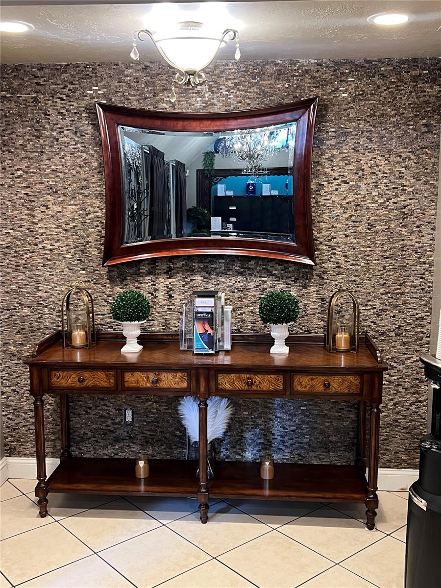 ORANGE VIEW - Commercial Sale