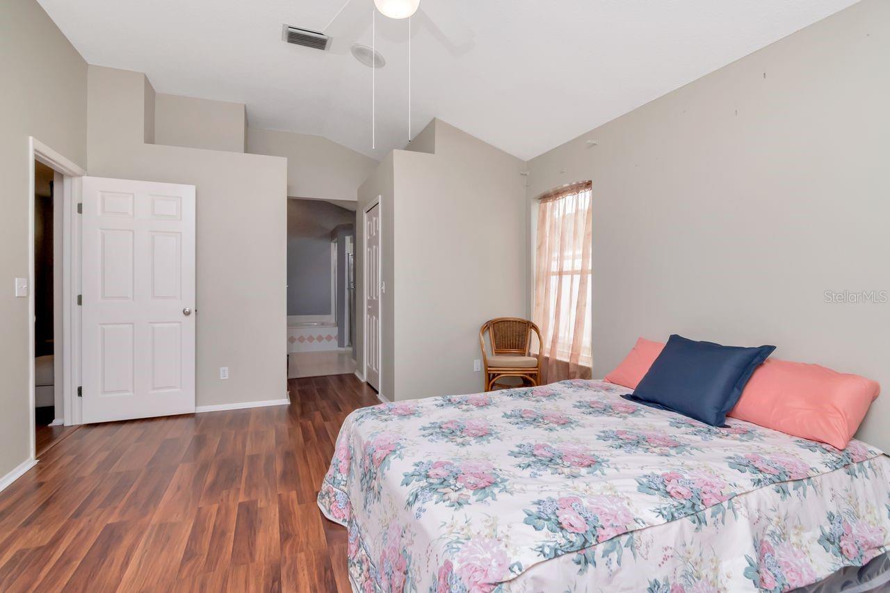 FOUNTAINS AT CYPRESS LAKES THE - Residential Lease