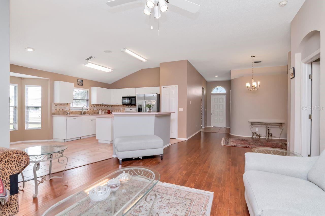 FOUNTAINS AT CYPRESS LAKES THE - Residential Lease