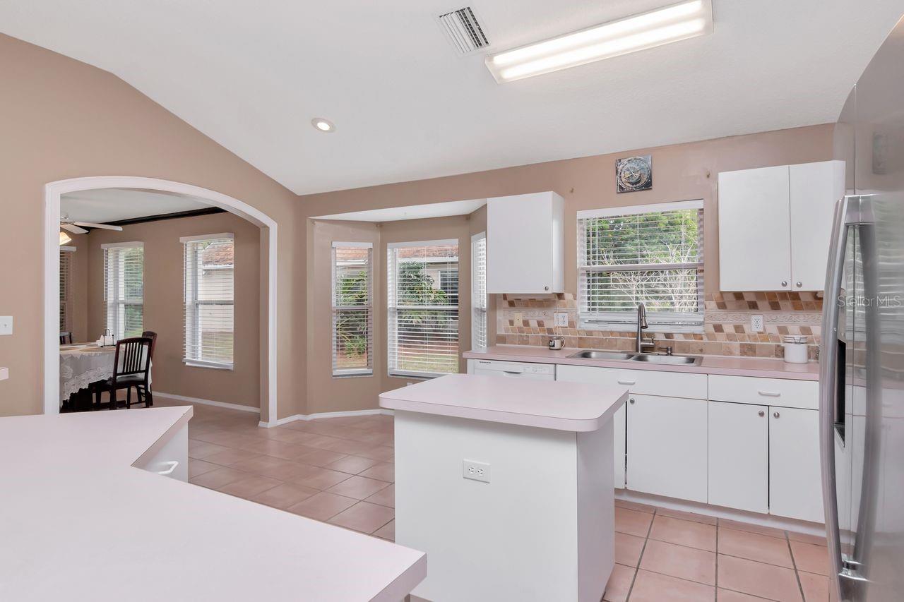 FOUNTAINS AT CYPRESS LAKES THE - Residential Lease