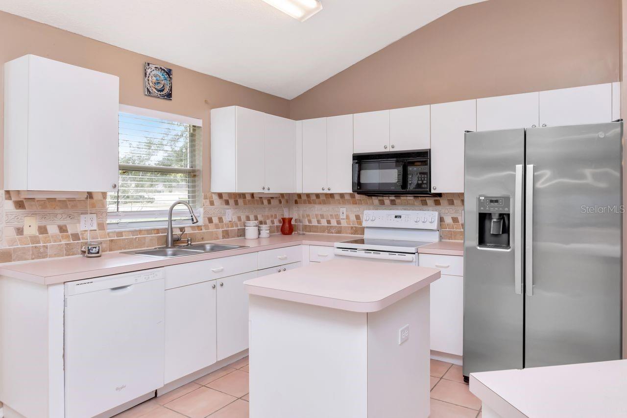 FOUNTAINS AT CYPRESS LAKES THE - Residential Lease