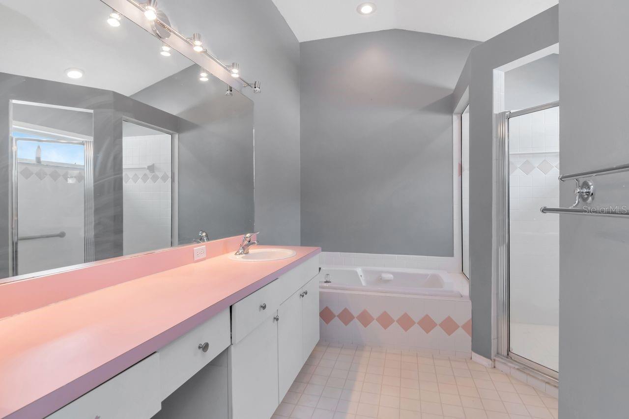 FOUNTAINS AT CYPRESS LAKES THE - Residential Lease