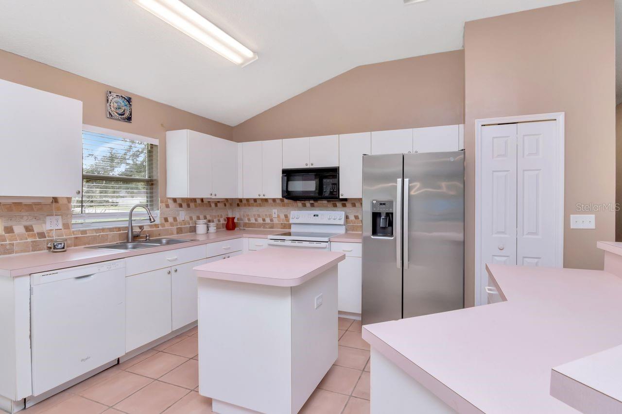 FOUNTAINS AT CYPRESS LAKES THE - Residential Lease
