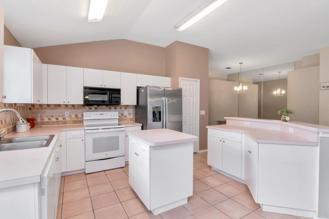 FOUNTAINS AT CYPRESS LAKES THE - Residential Lease