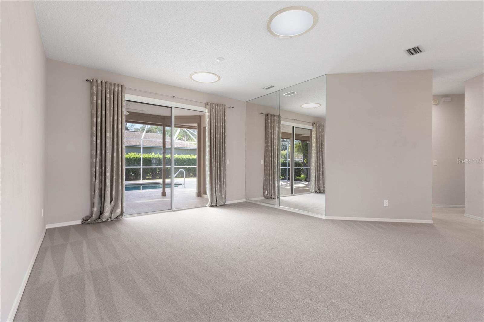 HAMPTONS SUB - Residential