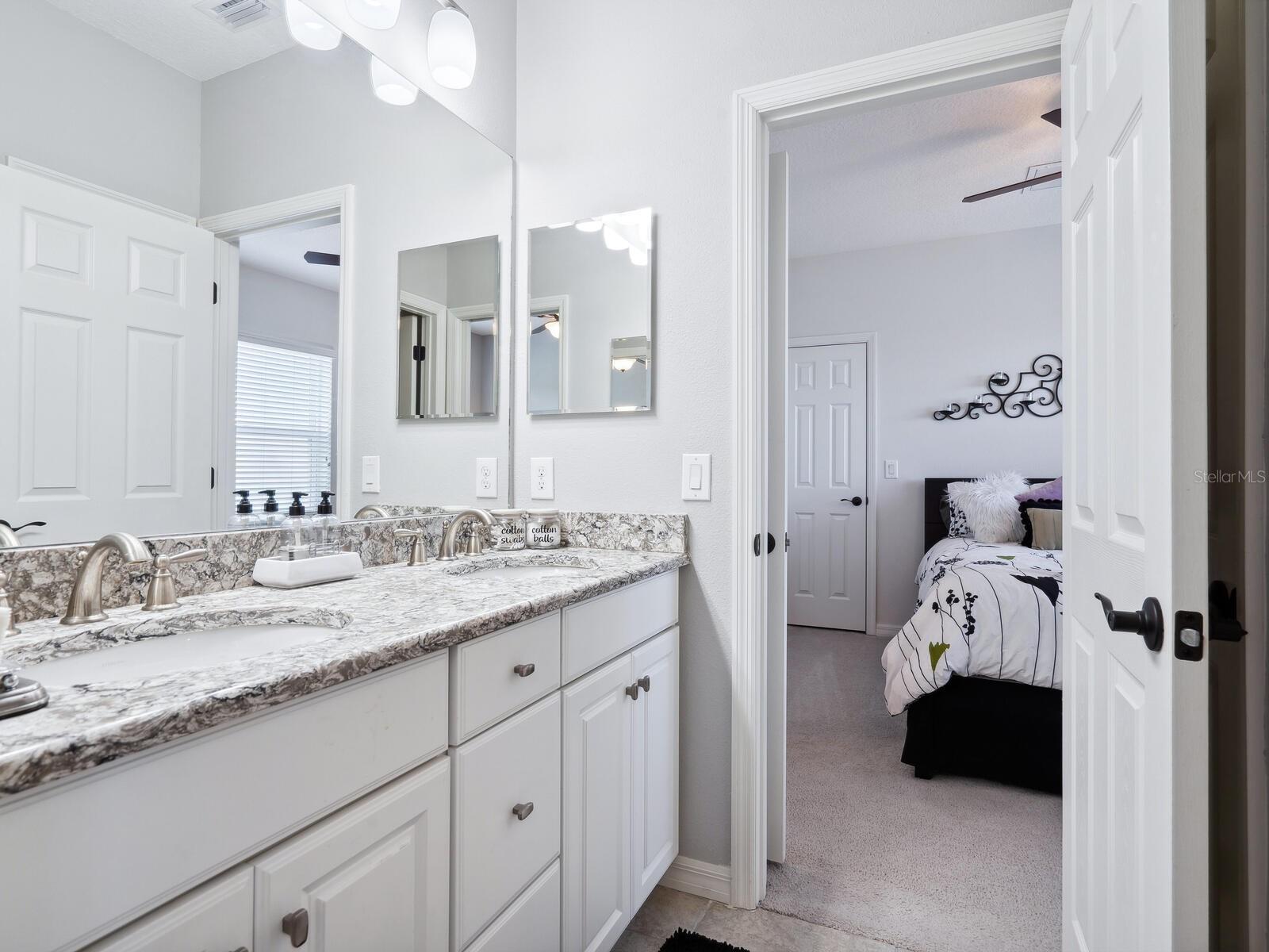 ARBOR LAKES ON PALMER RANCH - Residential
