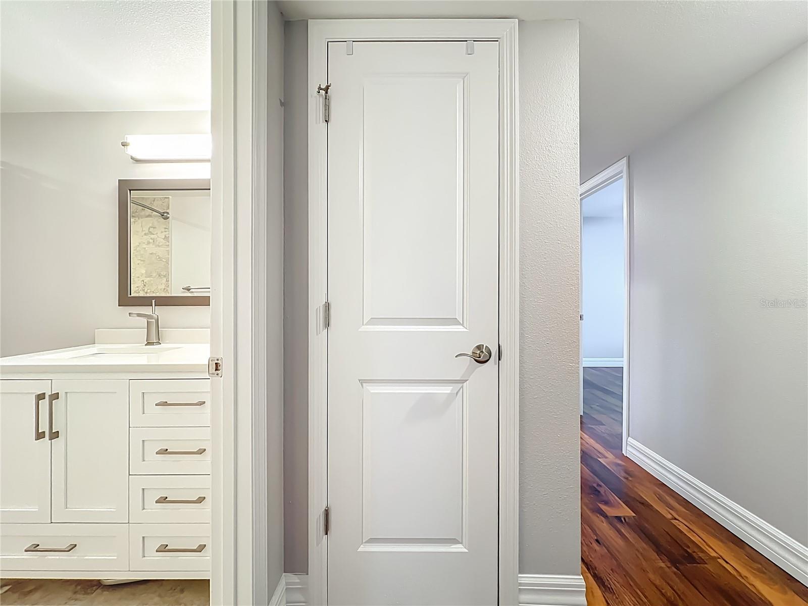 FOUR SEASONS CONDO - Residential