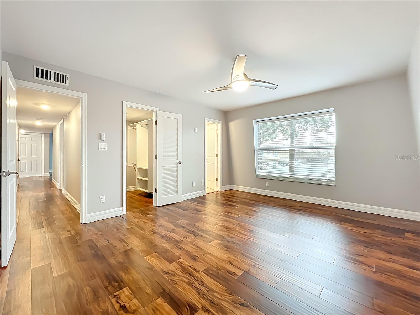 FOUR SEASONS CONDO - Residential