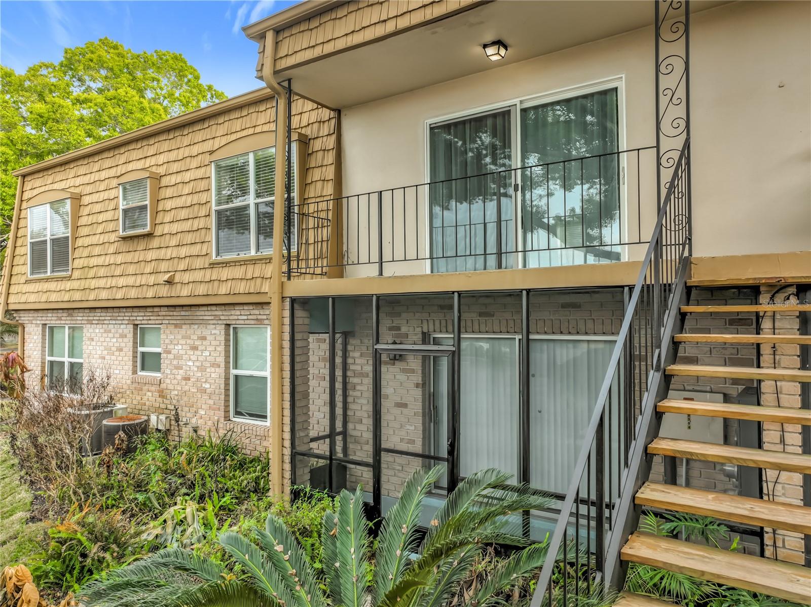 FOUR SEASONS CONDO - Residential