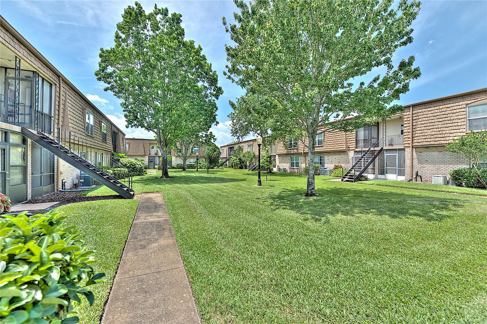 FOUR SEASONS CONDO - Residential