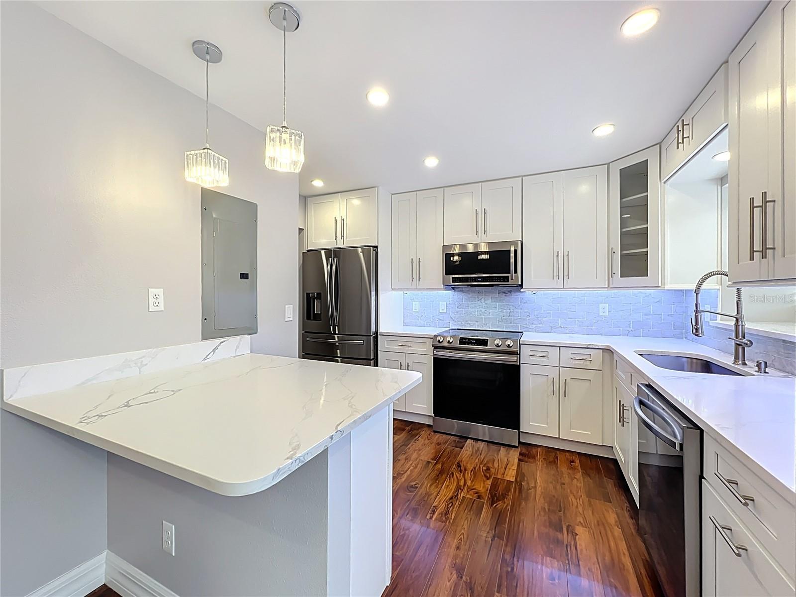 FOUR SEASONS CONDO - Residential