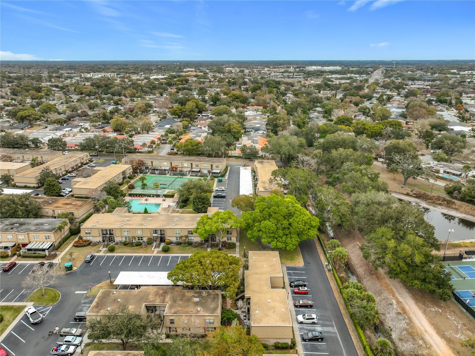 FOUR SEASONS CONDO - Residential