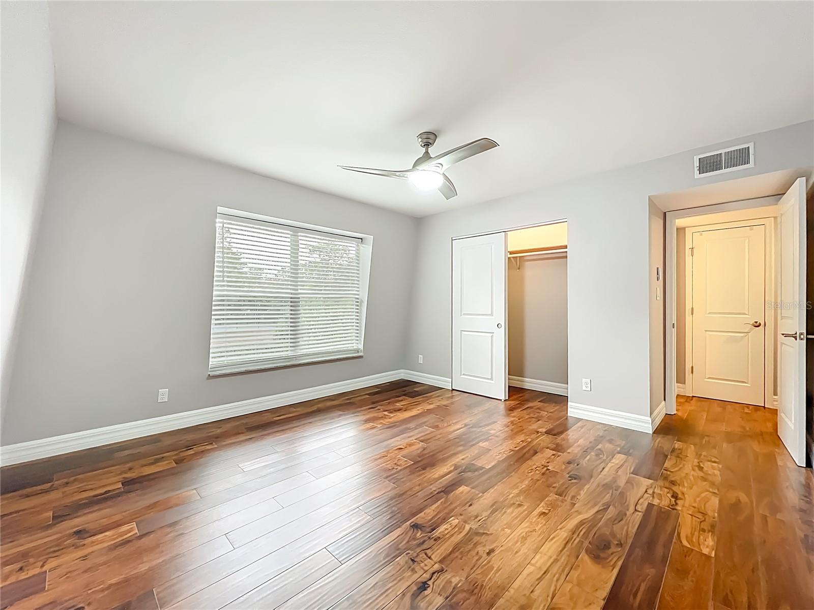 FOUR SEASONS CONDO - Residential