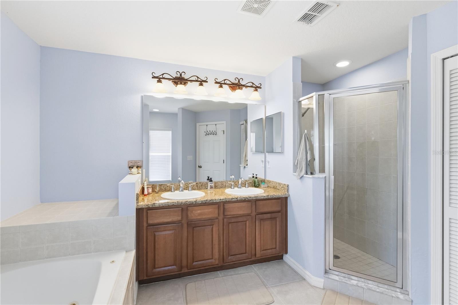 EASTGATE TWNHMS - Residential