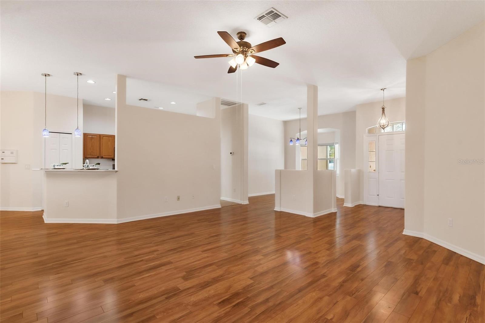 5209 GROVE MANOR