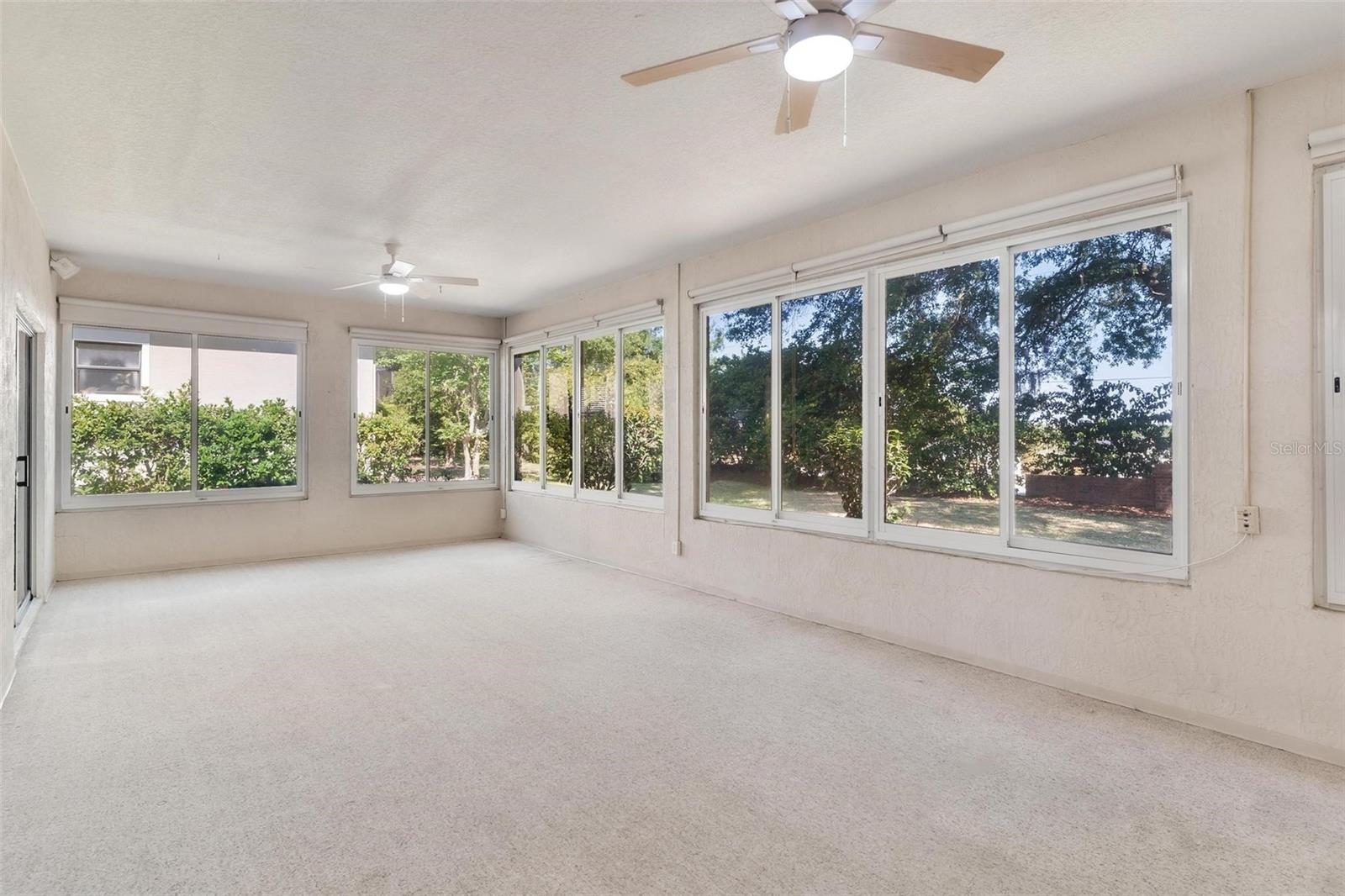 5209 GROVE MANOR