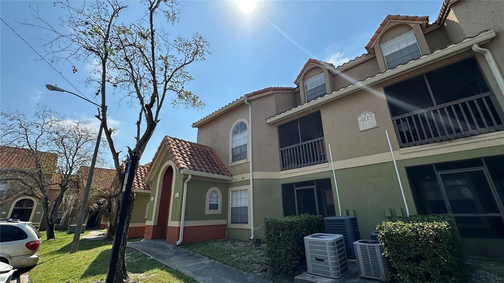 Photo of 405 Fountainhead Circle #246, Kissimmee, FL 34741 (MLS # O6393382)