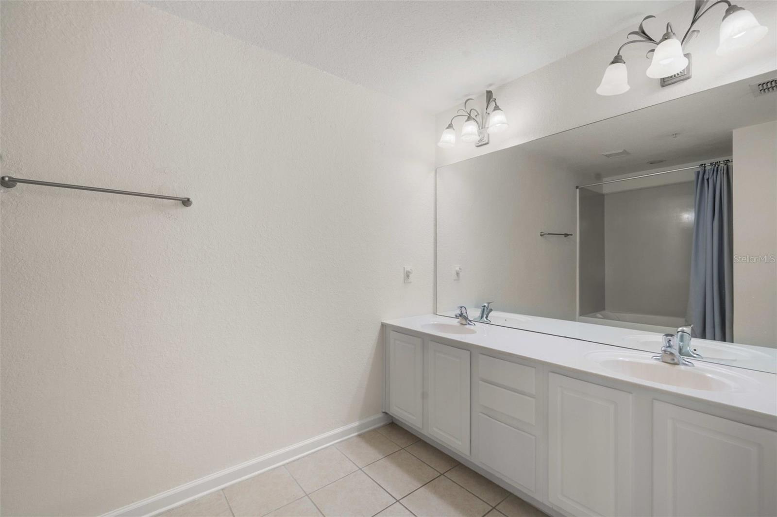 VISTAS/STONEBRIDGE COMMONS PH - Residential