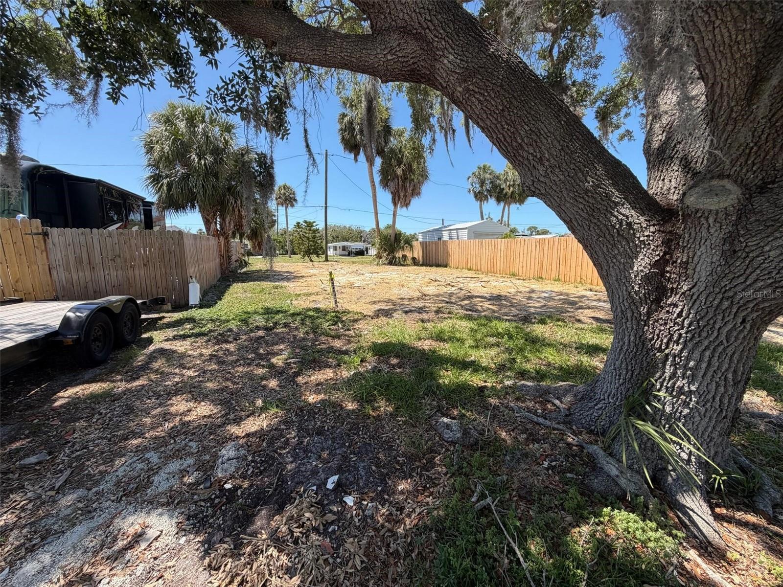EDGEWATER GARDENS - Land