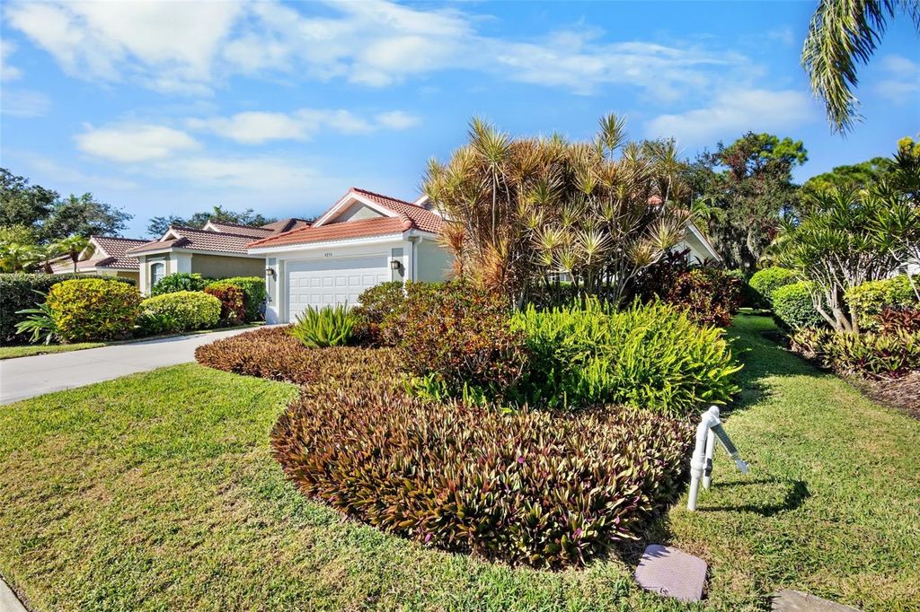 Photo of 4894 Sabal Lake Circle, Sarasota, FL 34238 (MLS # A4676972)