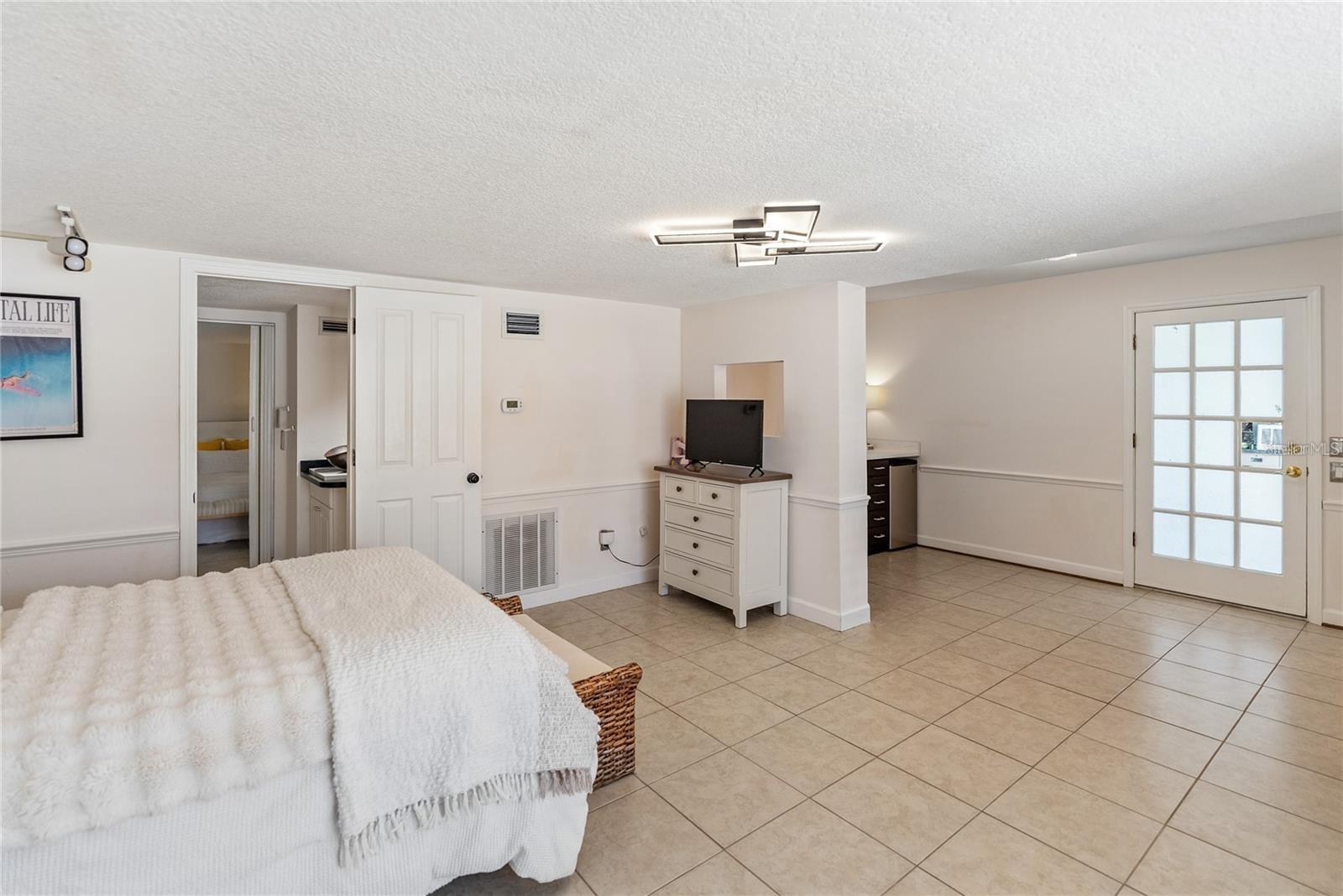 SOUTH VENICE - Residential