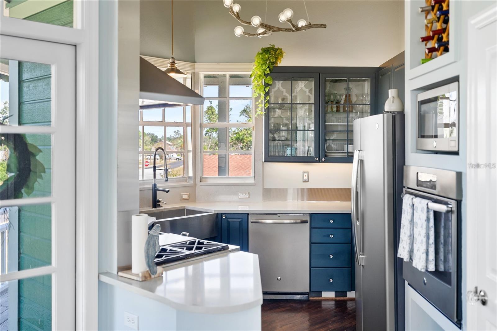 SOUTH VENICE - Residential