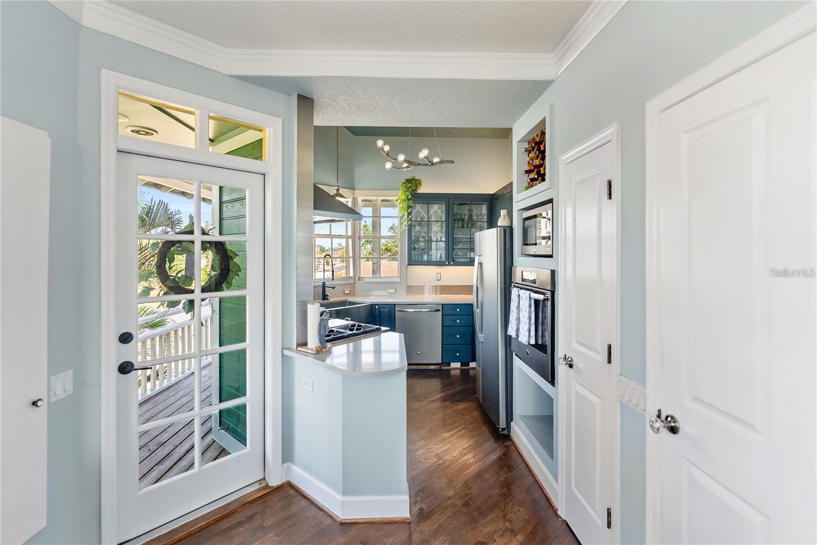 SOUTH VENICE - Residential