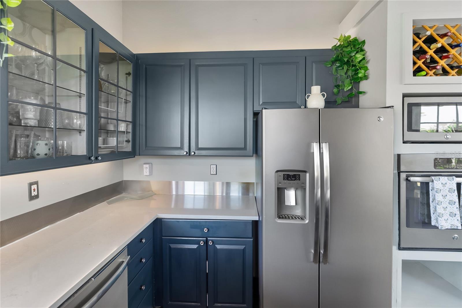 SOUTH VENICE - Residential